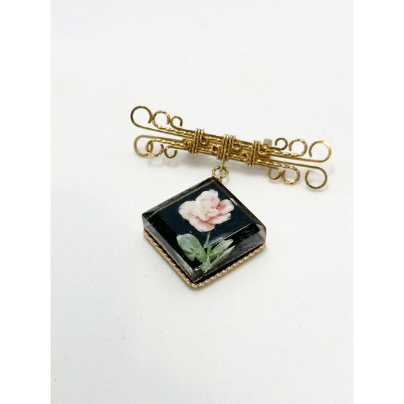 1950s reverse carved lucite flower brooch - Picture 1 of 5